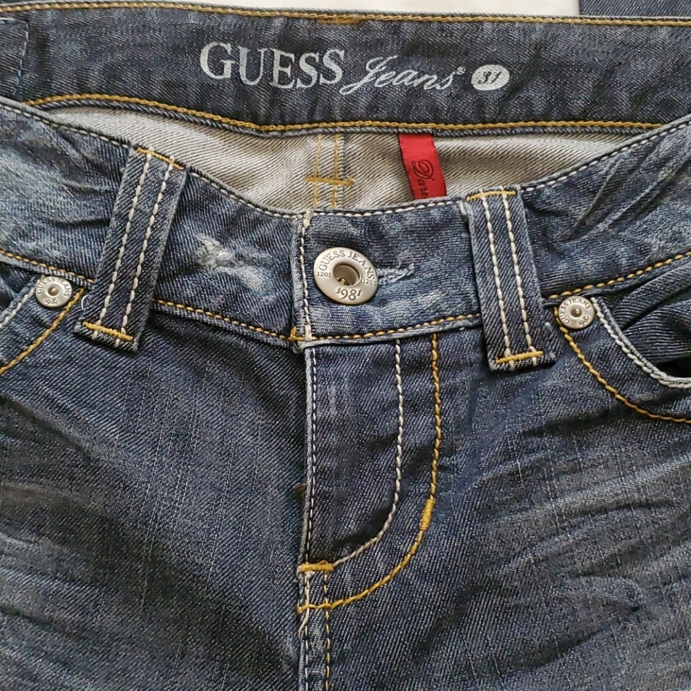 Guess Jeans - Picture 2 of 12